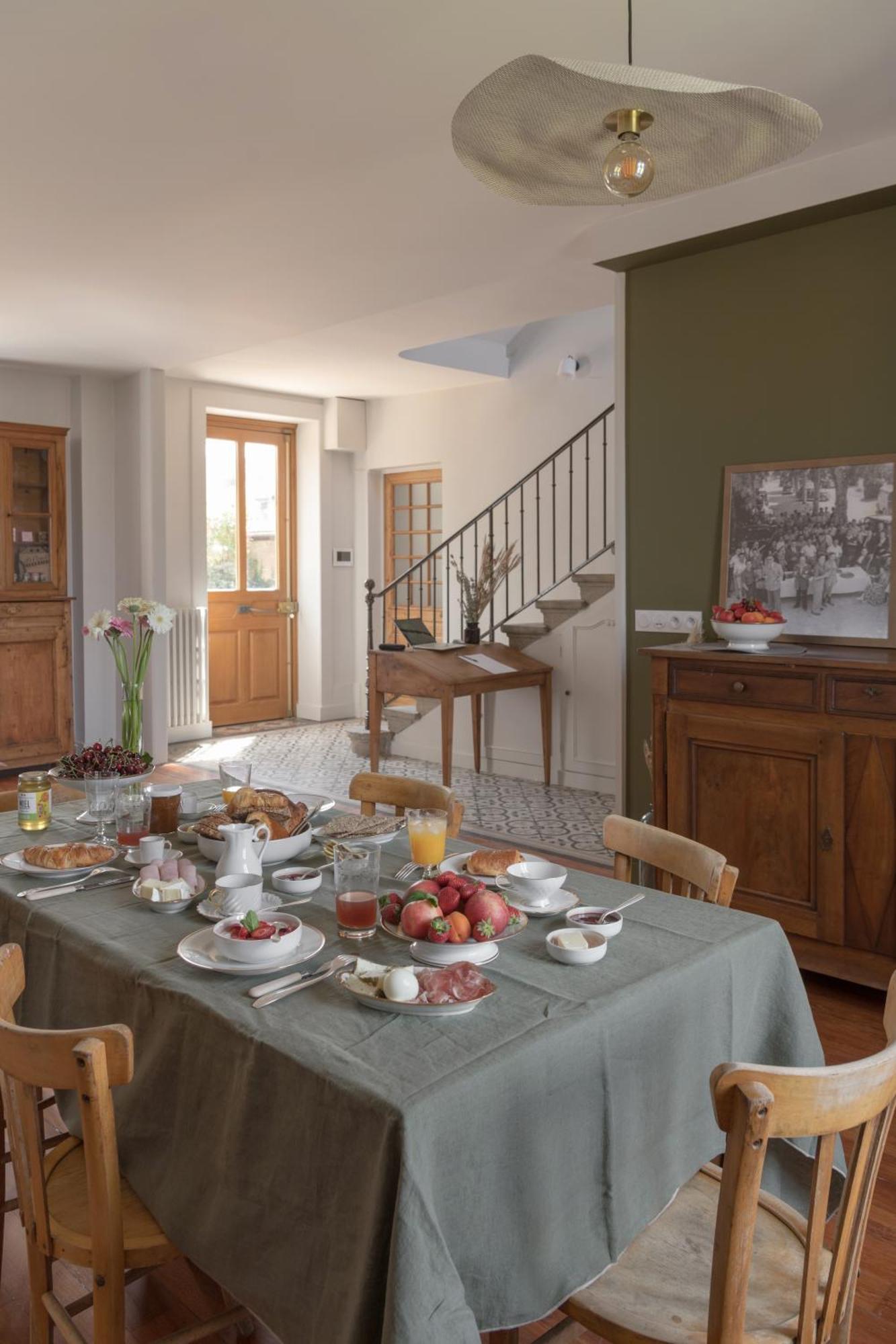 La Maison Des Monts D'Or Saint-Germain-au-Mont-dʼOr Екстериор снимка