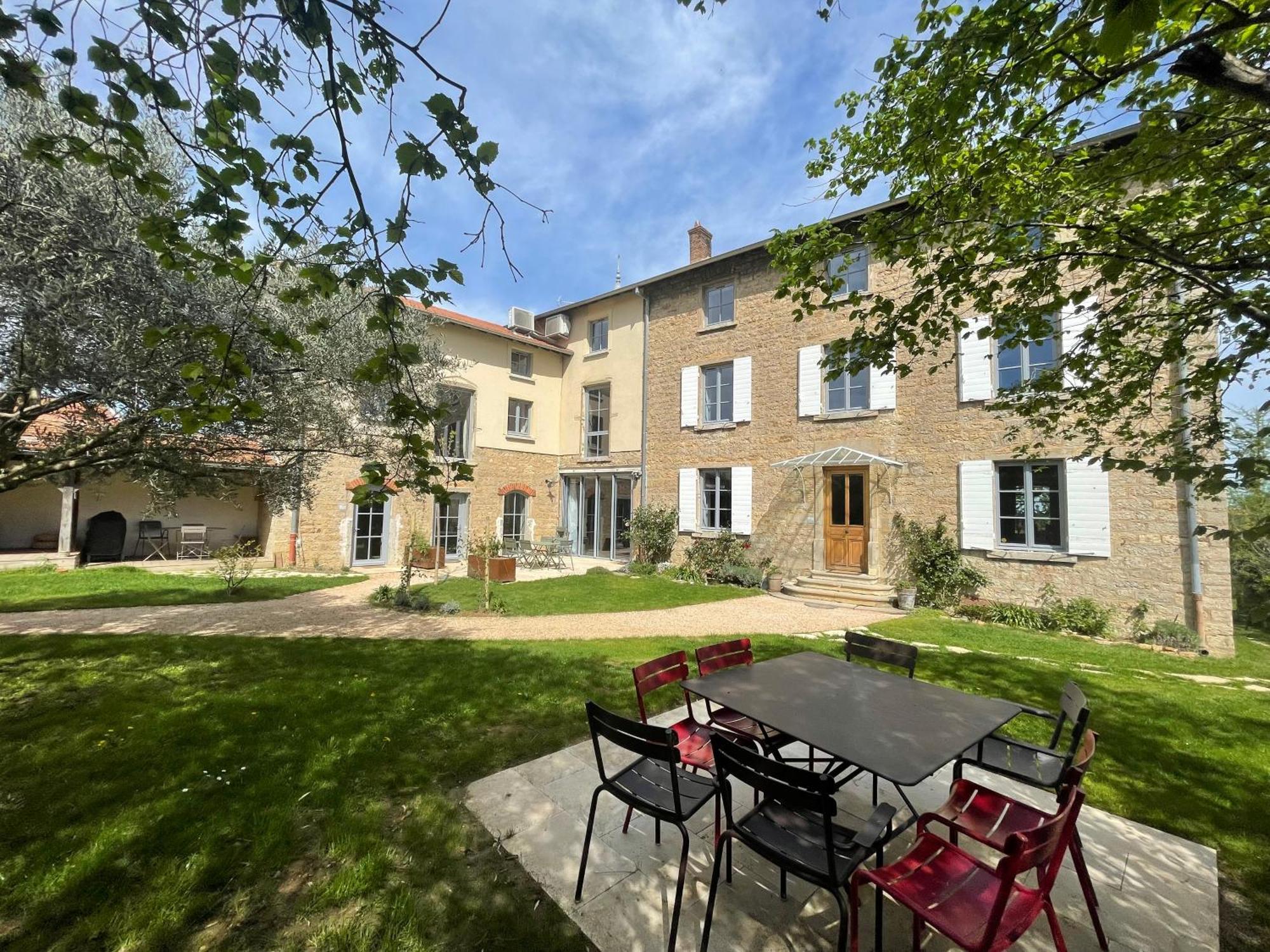 La Maison Des Monts D'Or Saint-Germain-au-Mont-dʼOr Екстериор снимка